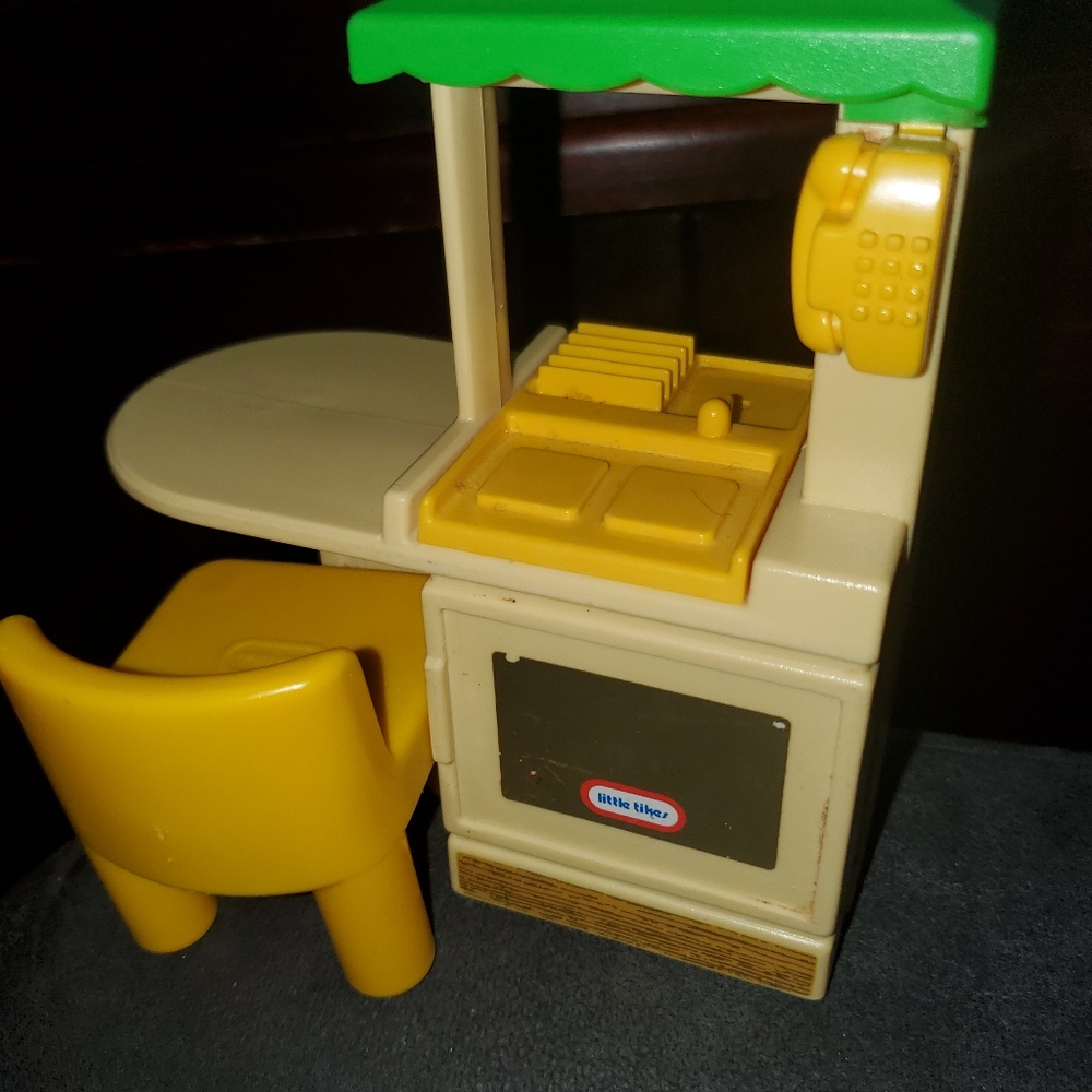 Vintage little tikes dollhouse kitchen ans chair